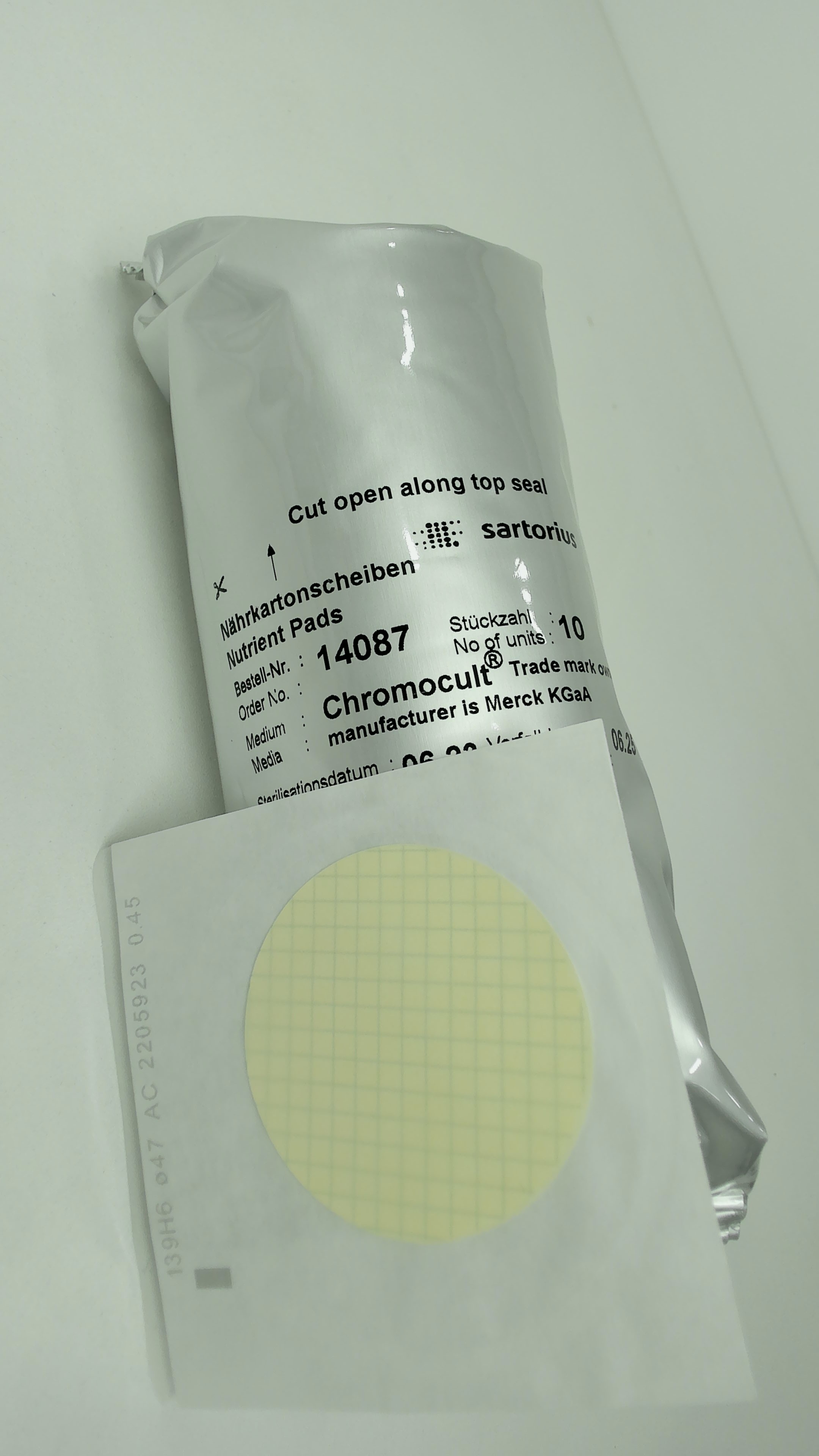 NKS/NPS Contiene: Cromocultivo + Petri 60mm + Almohadilla + Membrana Blanca 0.45 um
